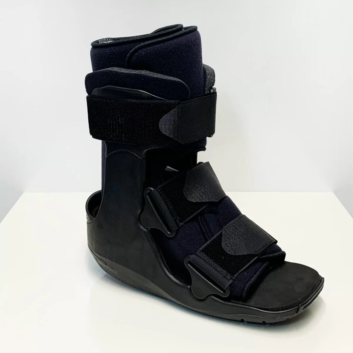 "scarpe-e-calze-elastiche-vicino-vignola"